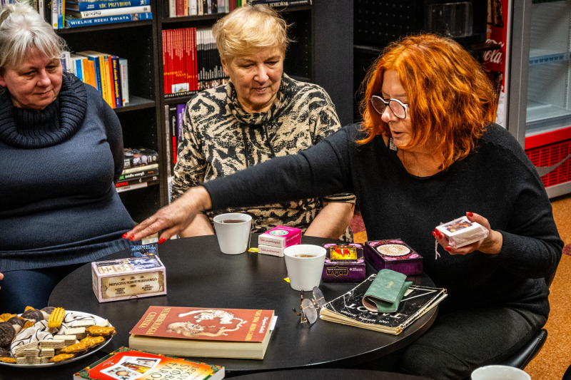 Książki, tarot i chińska numerologia