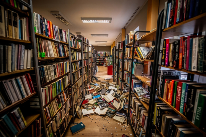 Alarm w bibliotece!