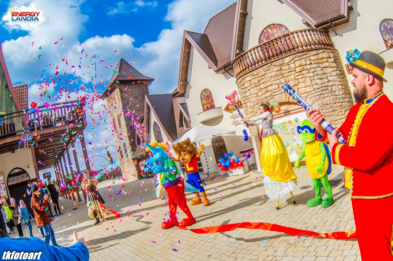 Sierpniowa wycieczka do Energylandii na Magic Night