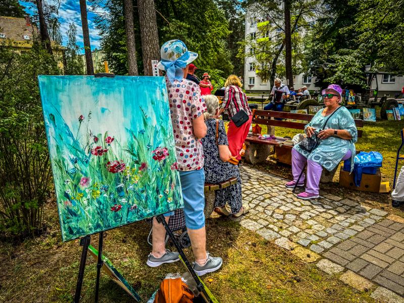 V Warsztaty Malarskie przed Urzędem Miejskim