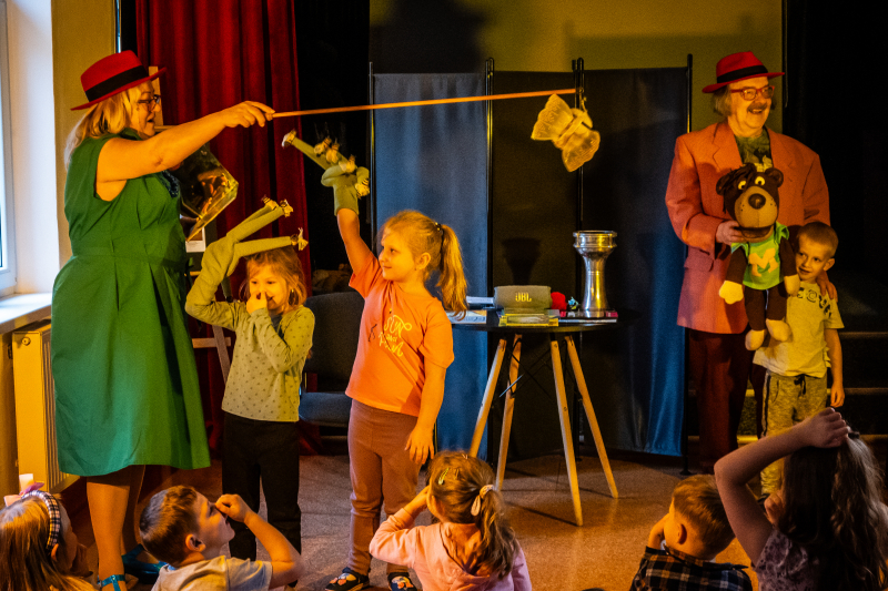 Las w sieci dla dzieci. Spotkanie interaktywne z Mariolą i Januszem Słomińskimi