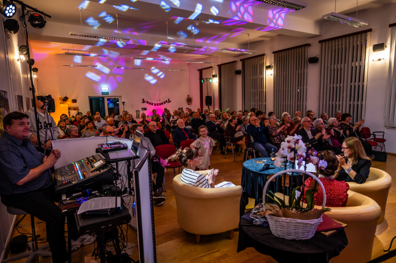 Andrzejkowy wieczór wspomnień z Elżbietą Oliwą Szarejko