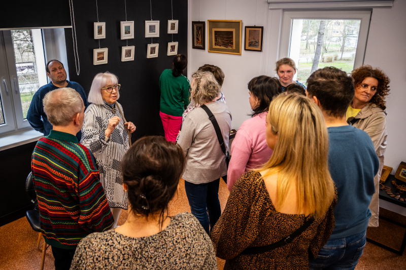 Sztuka, która łączy - wizyta podopiecznych ŚDS