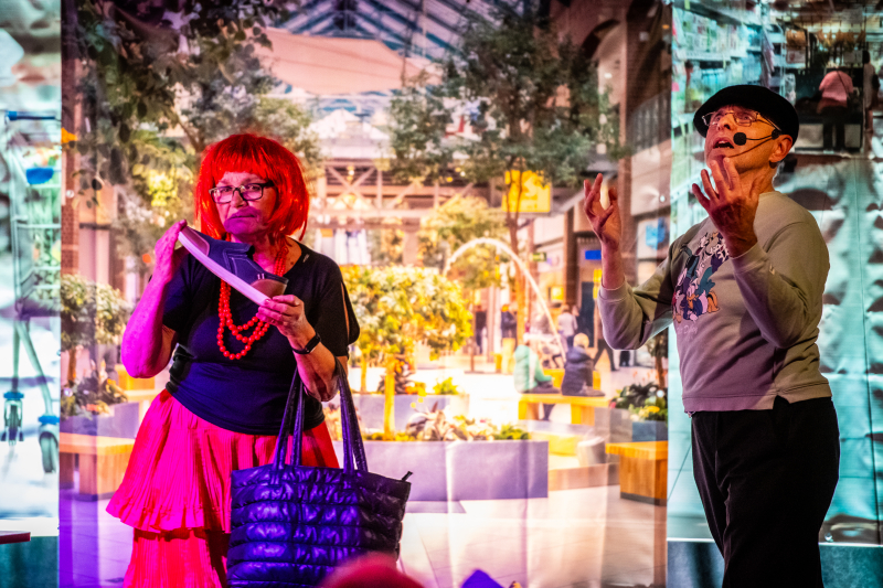 Hipermarket pełen śmiechu - sukces grupy kabaretowej „A czemu nie…?”