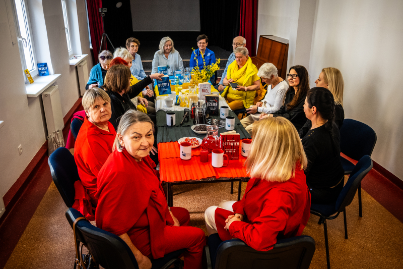 Seria „Kolory zła” Małgorzaty Oliwii Sobczak - podjęliśmy wyzwanie konkursowe