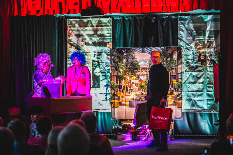 Hipermarket pełen śmiechu - sukces grupy kabaretowej „A czemu nie…?”