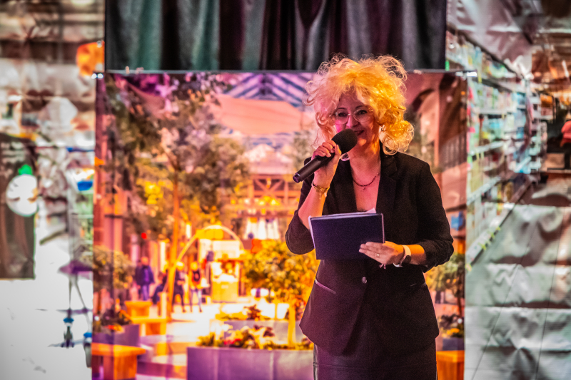 Hipermarket pełen śmiechu - sukces grupy kabaretowej „A czemu nie…?”