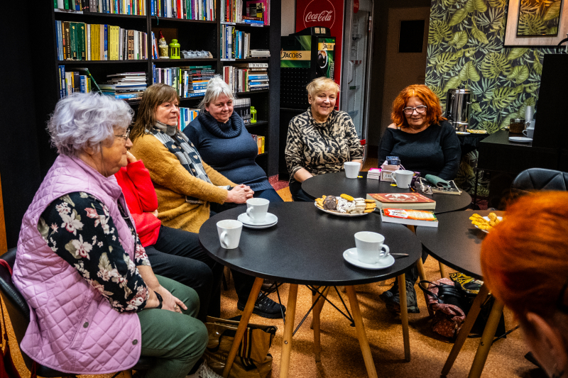 Książki, tarot i chińska numerologia