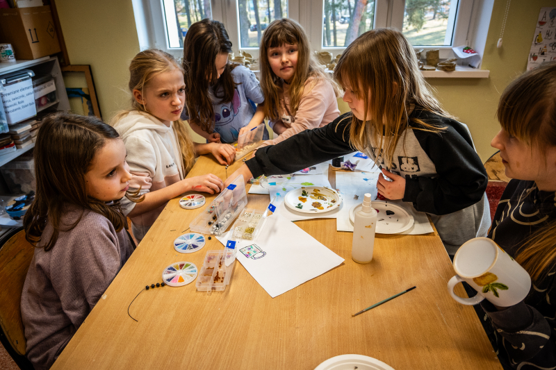 Dwa tygodnie kreatywnych ferii z biblioteką za nami