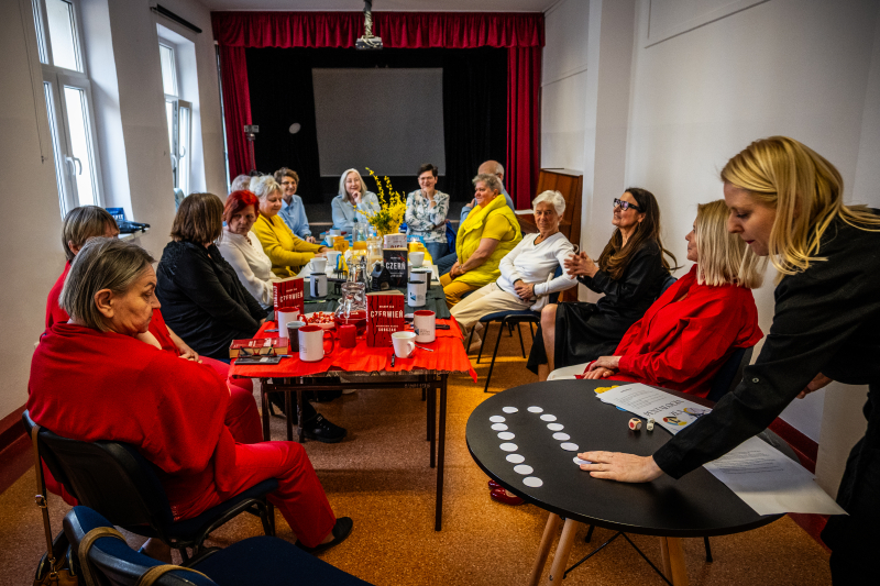 Seria „Kolory zła” Małgorzaty Oliwii Sobczak - podjęliśmy wyzwanie konkursowe