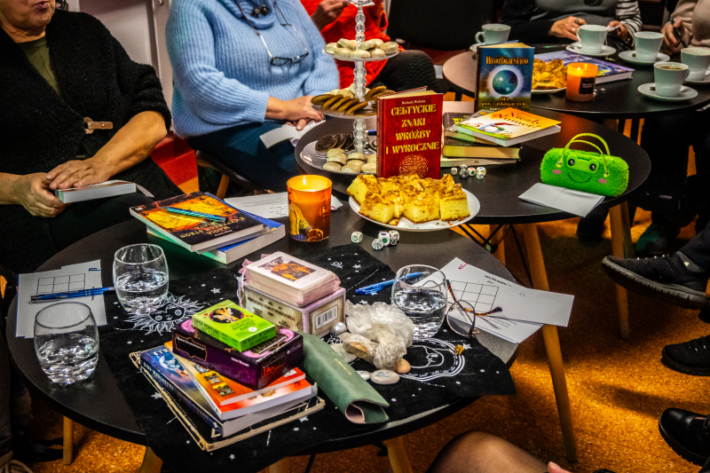 Wróżby i numerologia na Dyskusyjnym Klubie Książki