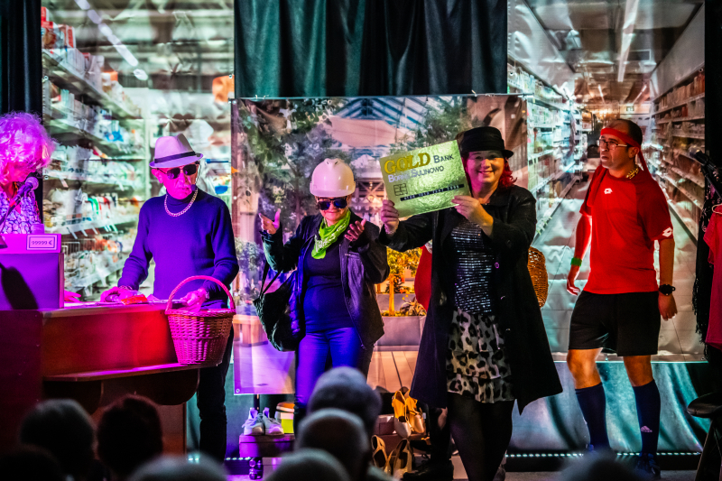 Hipermarket pełen śmiechu - sukces grupy kabaretowej „A czemu nie…?”