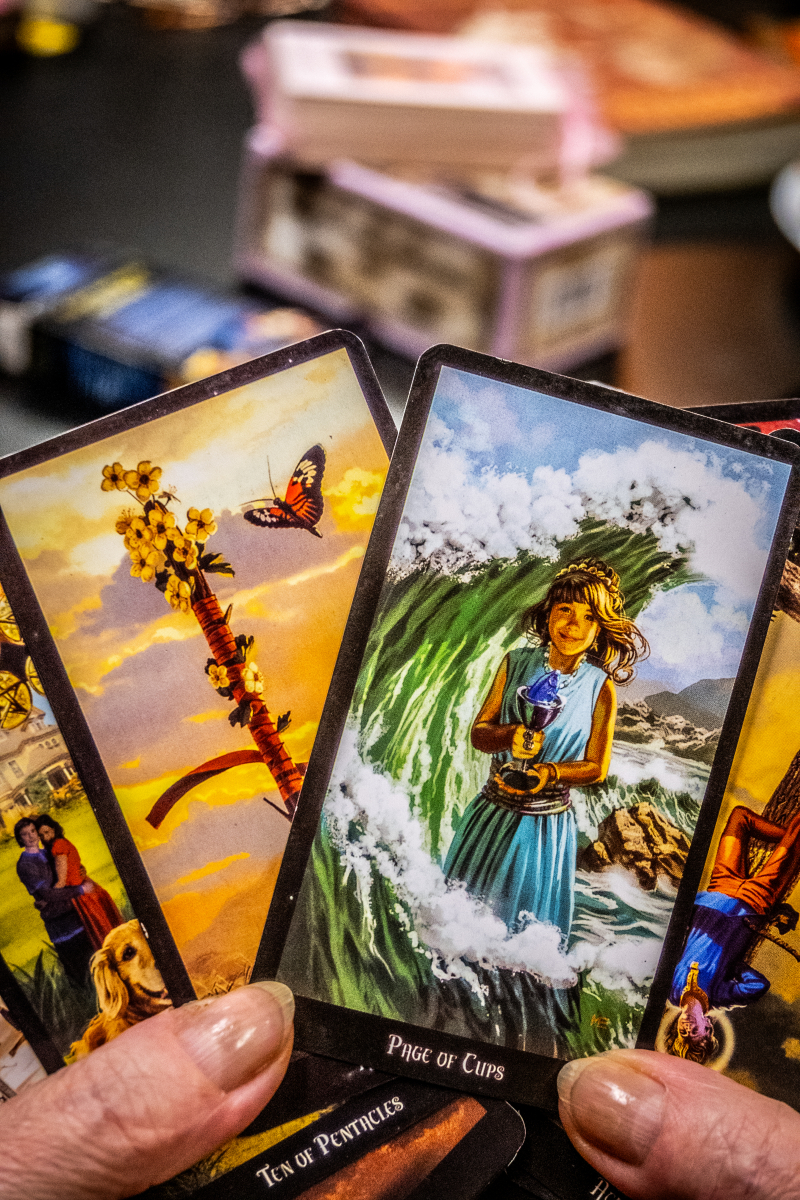 Książki, tarot i chińska numerologia