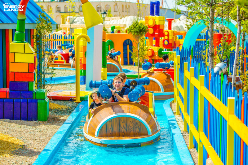 Sierpniowa wycieczka do Energylandii na Magic Night