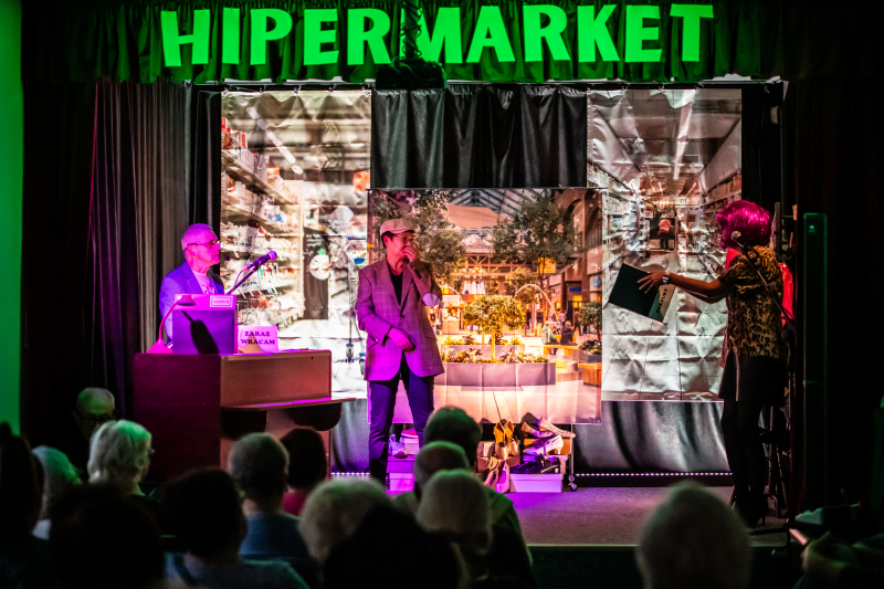Hipermarket pełen śmiechu - sukces grupy kabaretowej „A czemu nie…?”