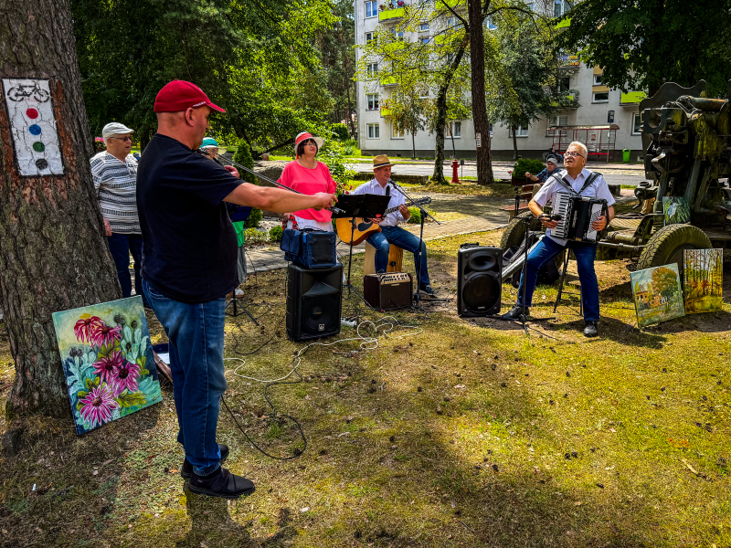 V Warsztaty Malarskie przed Urzędem Miejskim
