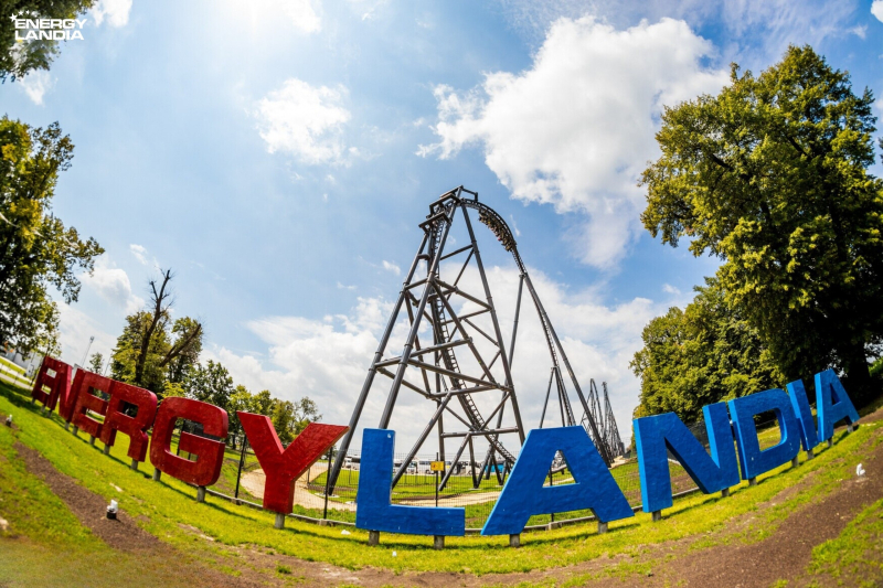 Sierpniowa wycieczka do Energylandii na Magic Night